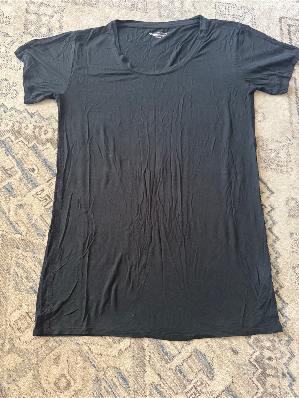 Black Short Sleeve Scoop Neck Tee